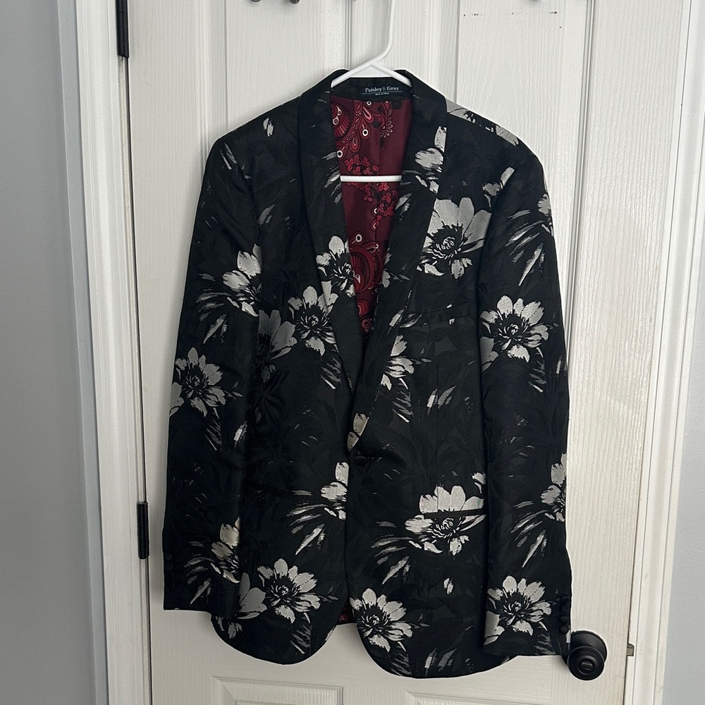 Paisley & Gray Black and White Floral Blazer